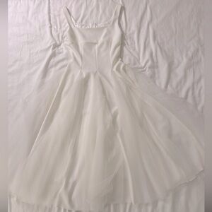 Chic White Sleeveless Midi Dress